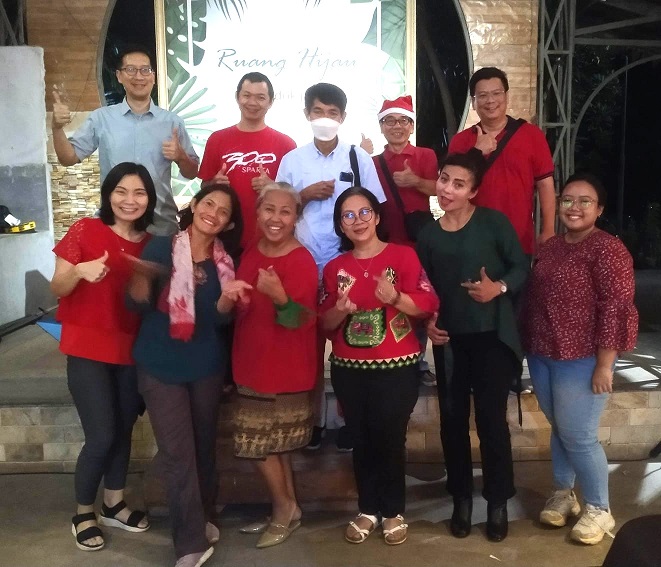 Yang ketinggalan antara tanda petik saat acara sudah berakhir di malam itu PAKAI INI---